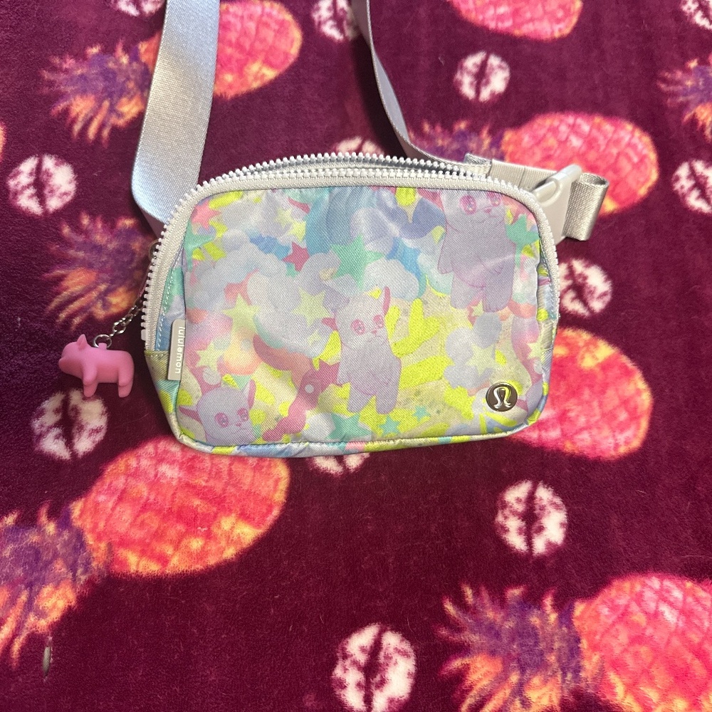 Limited edition!!! LULULEMON X So Youn Lee Colab Belt Bag